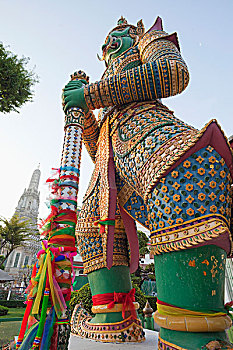rong bạch kim 888